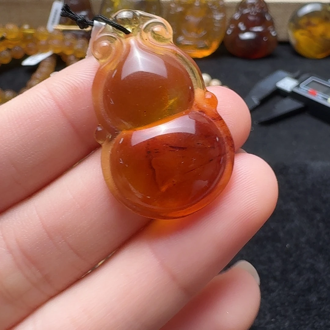 琥珀未镶嵌珠宝奇石