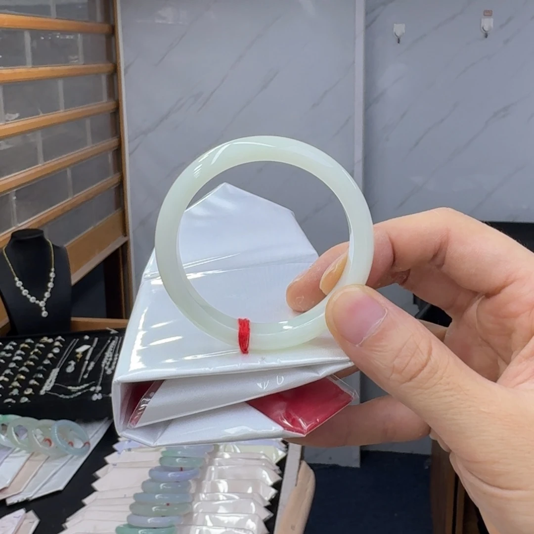 翡翠未镶嵌手镯翡翠