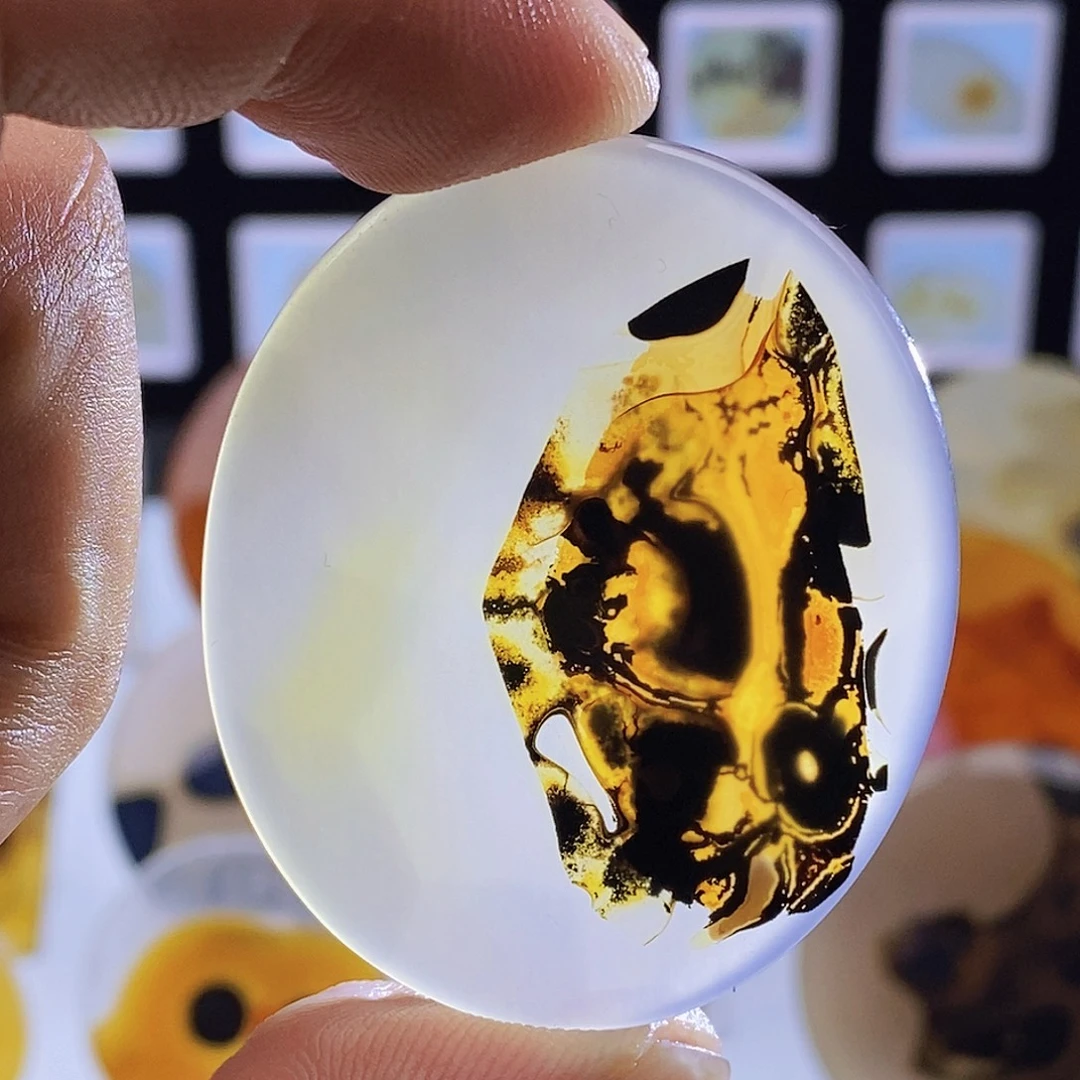 伊***5玛瑙/玉髓未镶嵌吊坠(不含链)