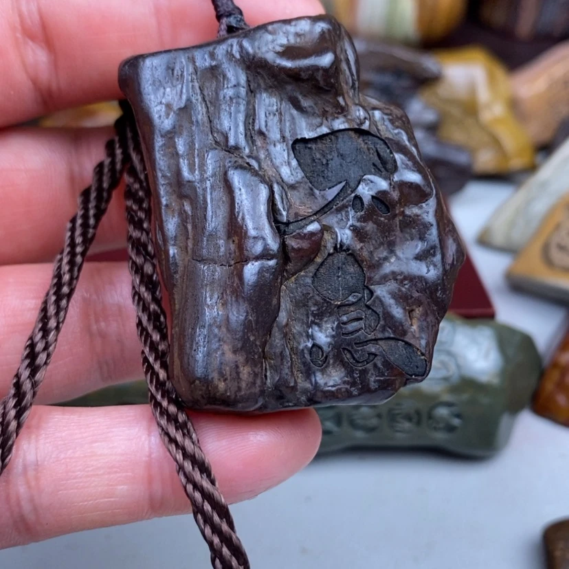 【闪购商品】原石雕刻手把件