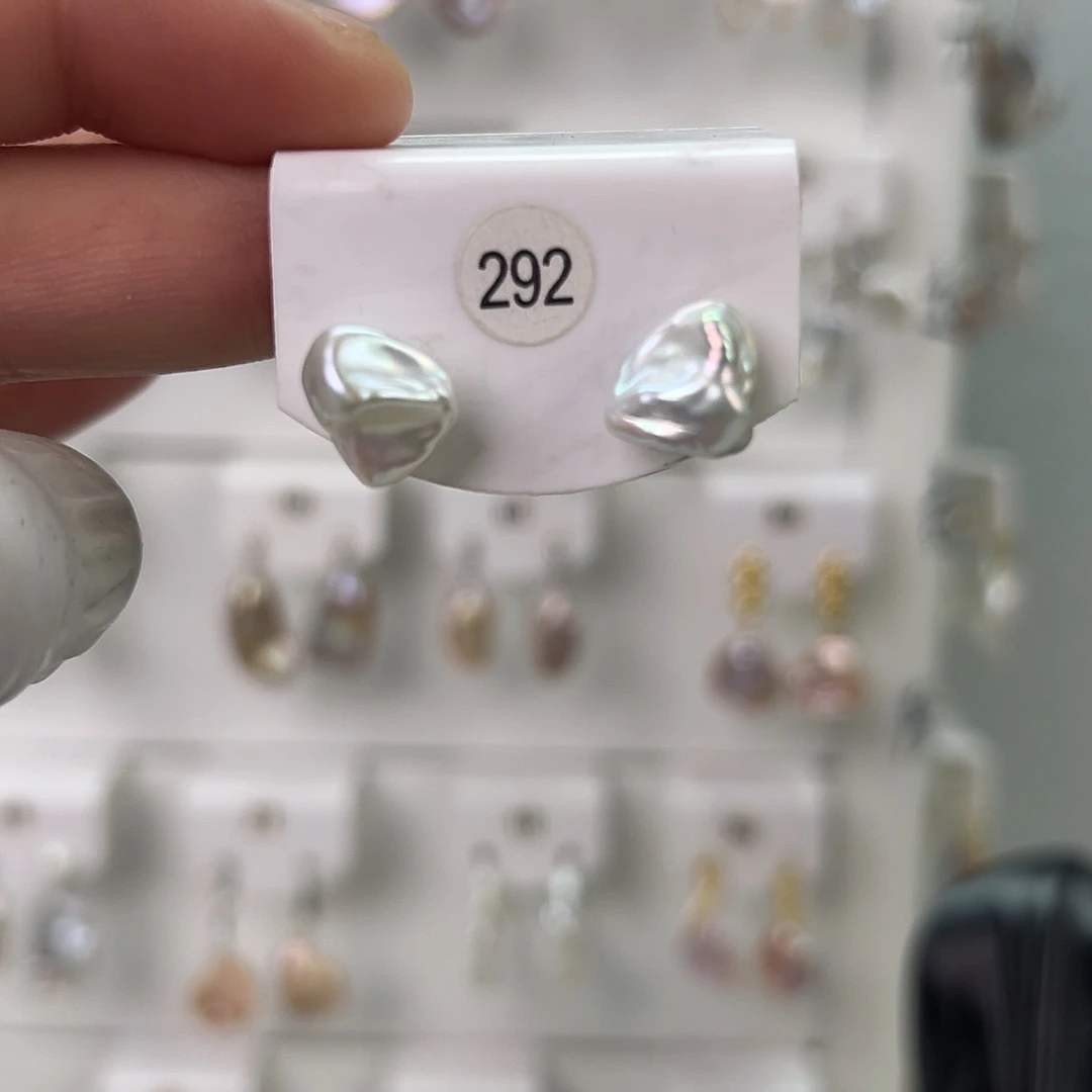 非金属巴洛克花瓣耳饰