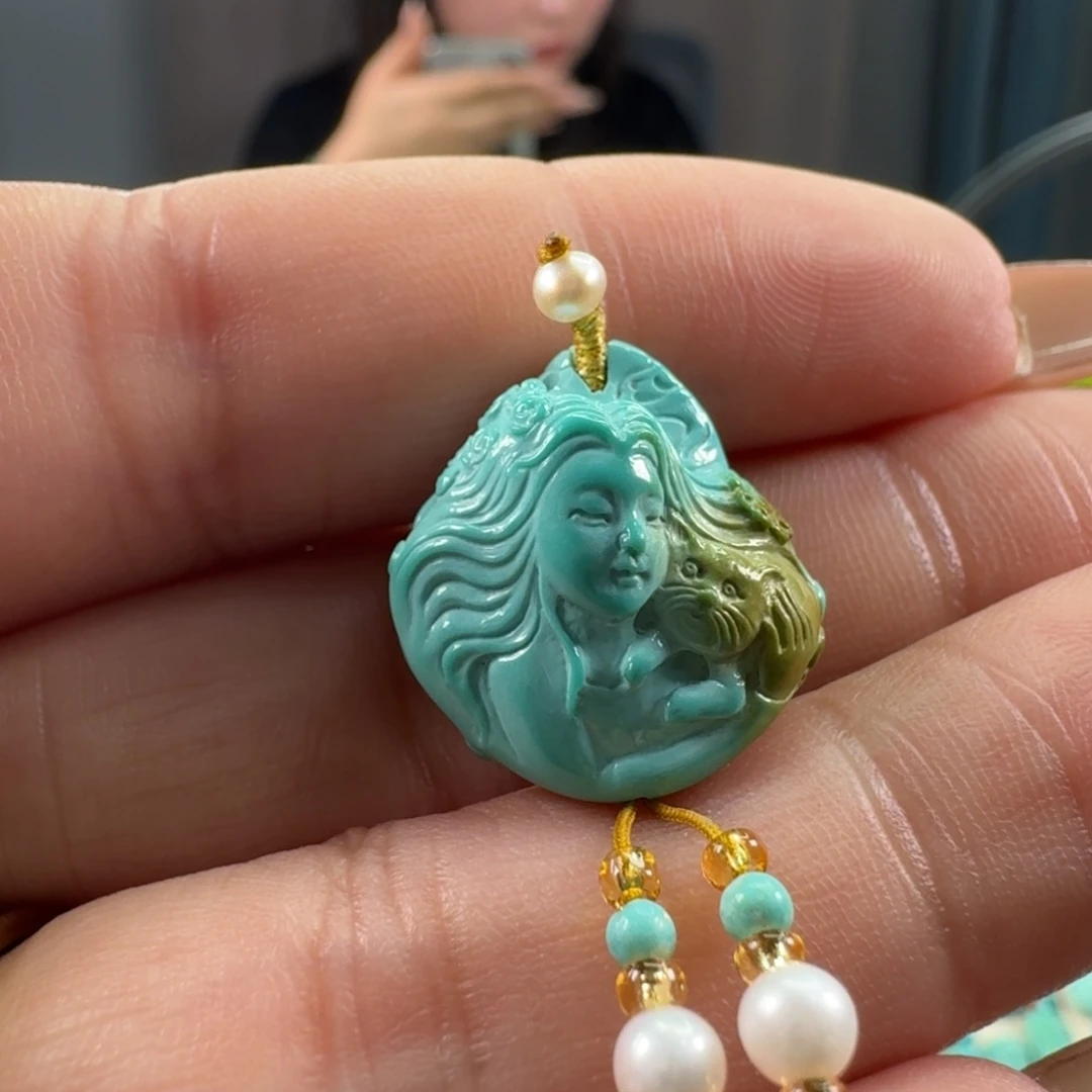 绿松石未镶嵌颈饰