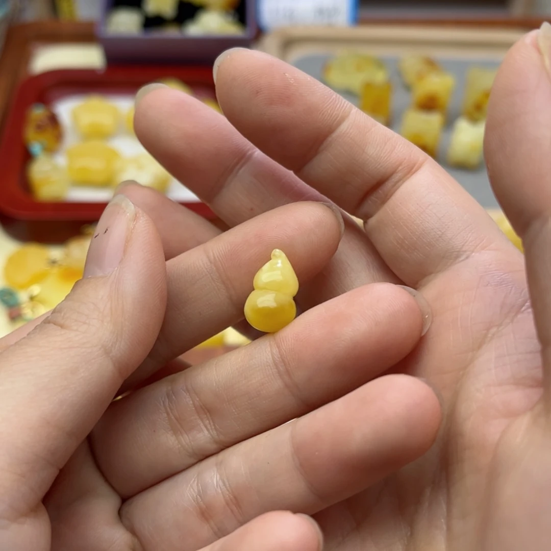 【闪购商品】蜜蜡裸石未镶嵌面***酱配饰