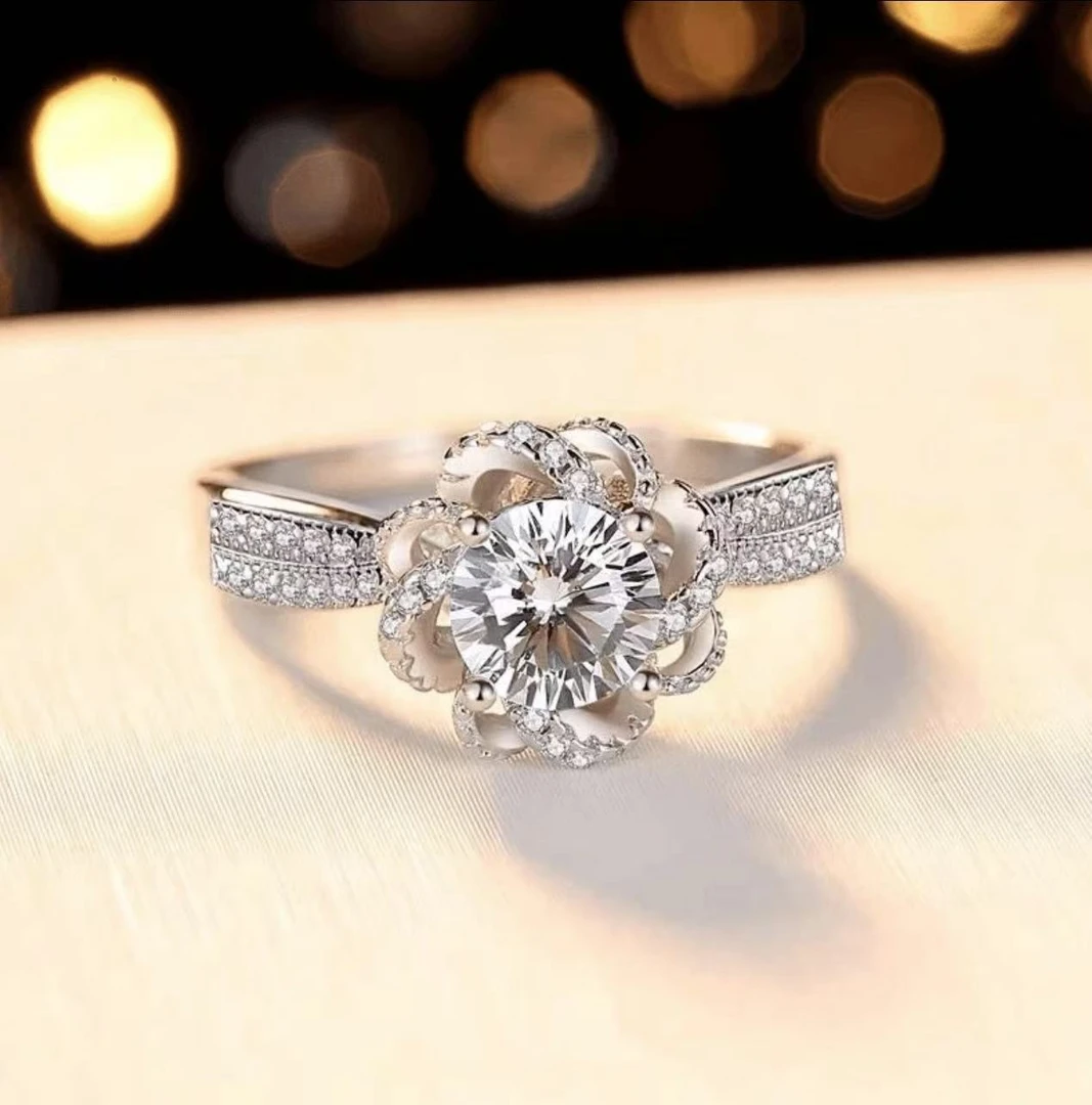 925银莫桑石银制品 【玫瑰喷泉】结婚时尚女士1-2克拉不掉色银戒指