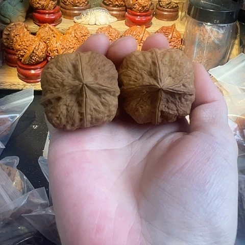 把件文玩核桃锤子带彩磕伤40