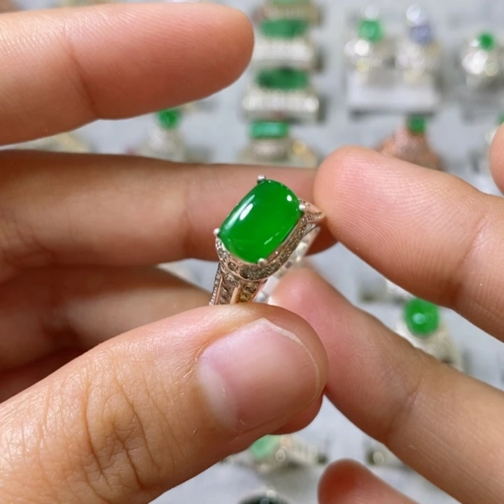 翡翠戒指未镶嵌蛋面