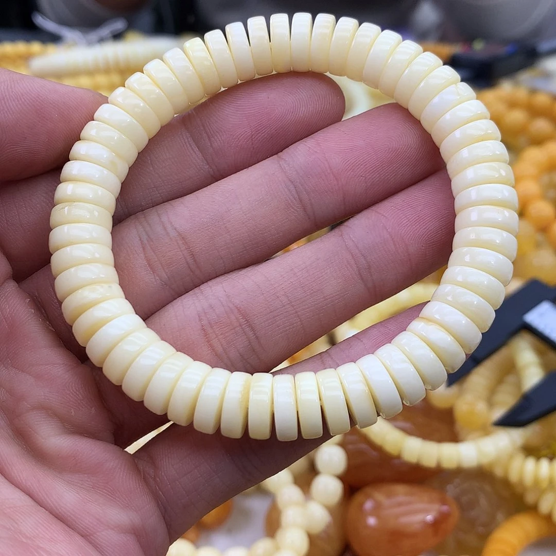 蜜蜡未镶嵌珠宝奇石