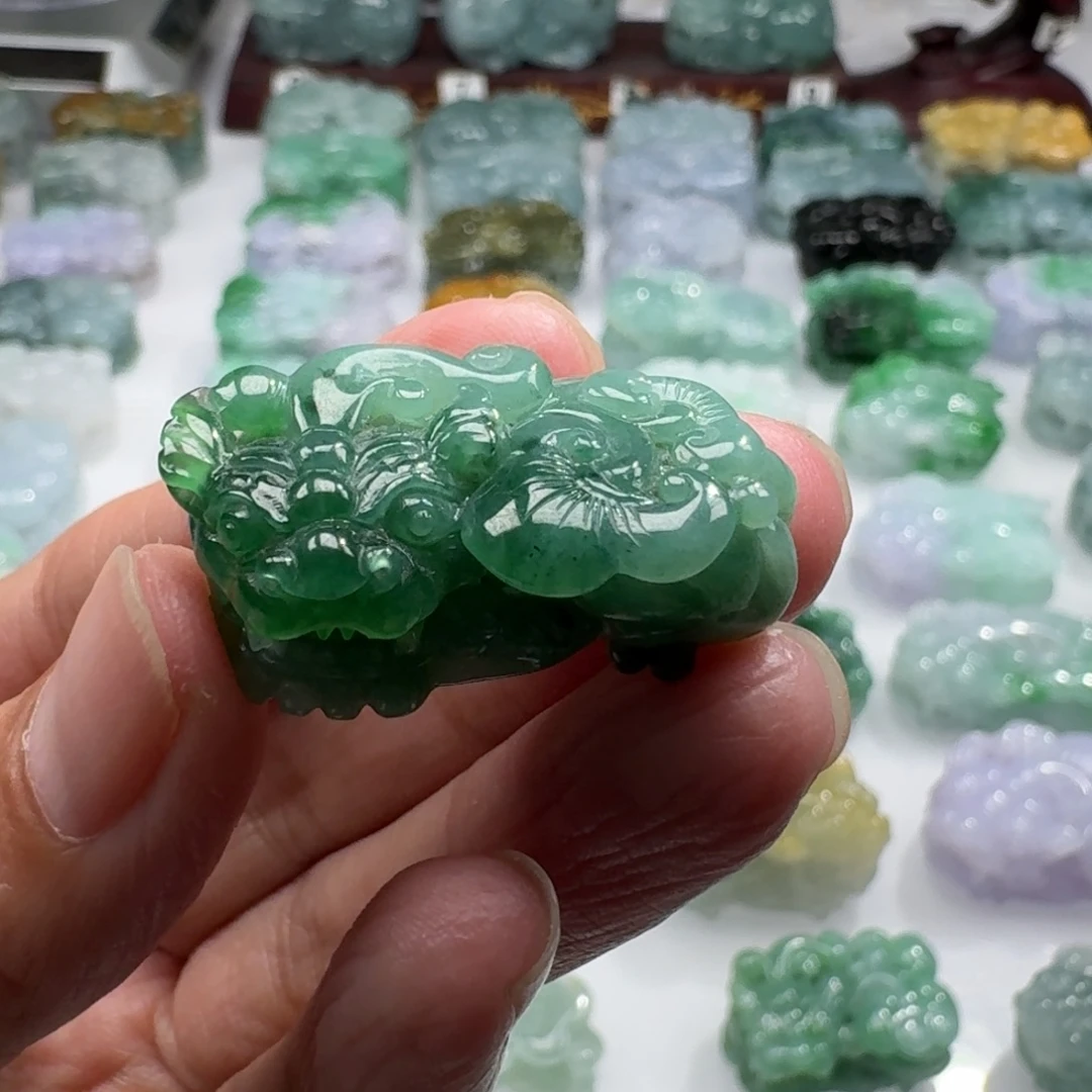 翡翠未镶嵌挂件貔貅