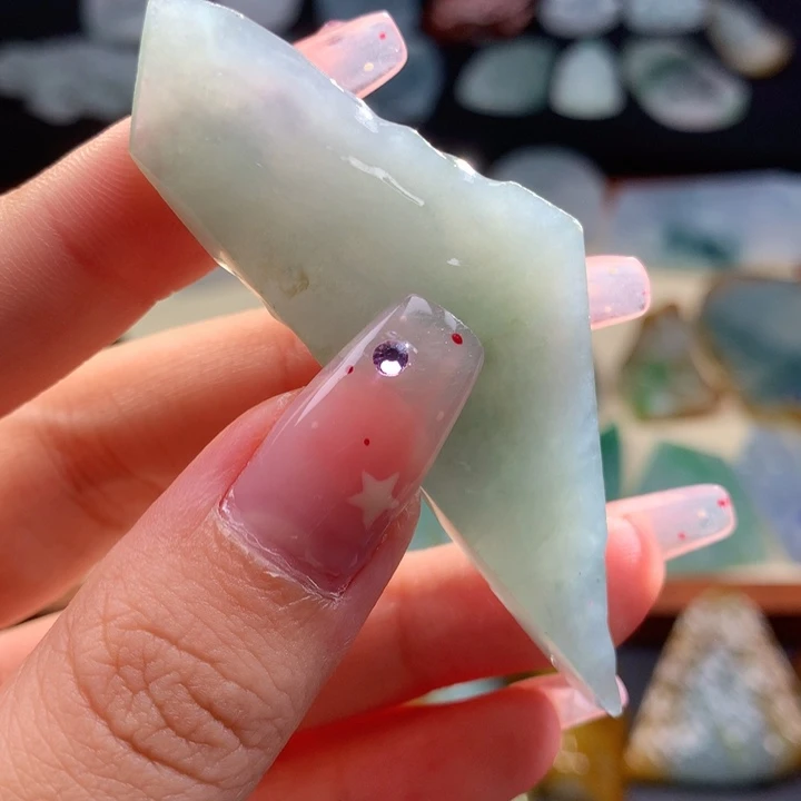 颈饰未镶嵌翡翠好