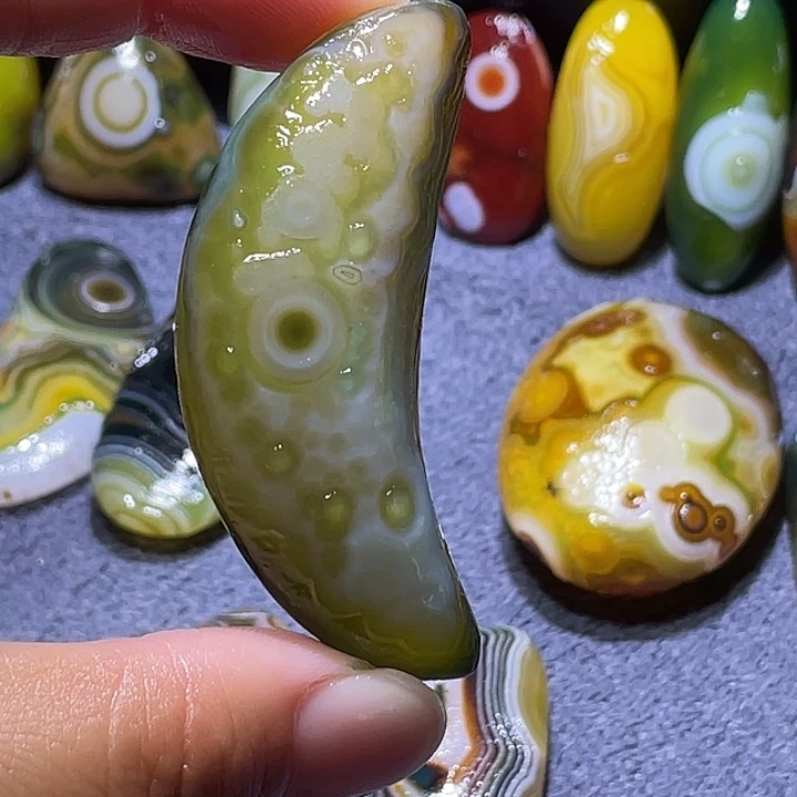 玛瑙/玉髓未镶嵌珠宝奇石