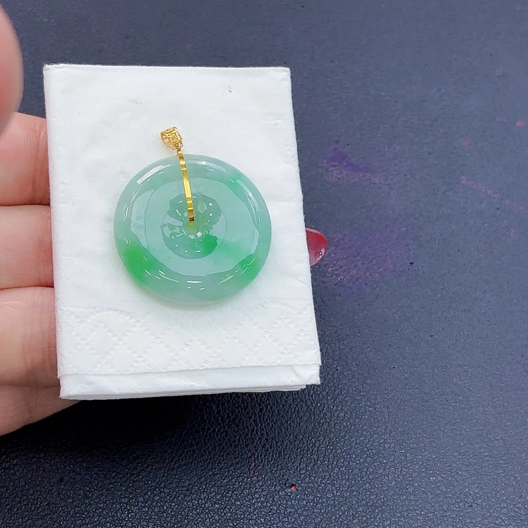 翡翠18K金镶嵌颈饰精品•平安扣吊坠