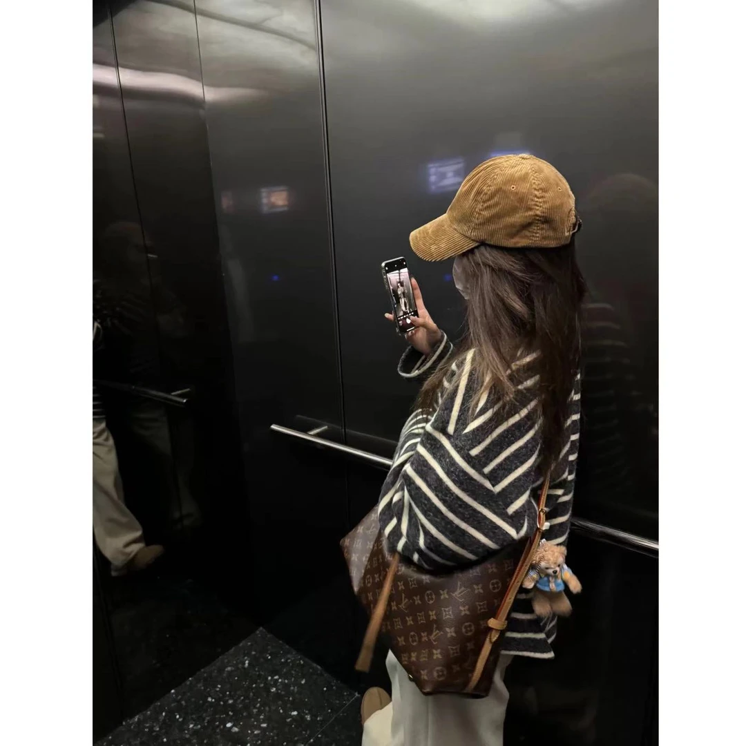 徐秋阳  海盐奥利奥  百搭时尚休闲设计感显瘦显白上衣11702