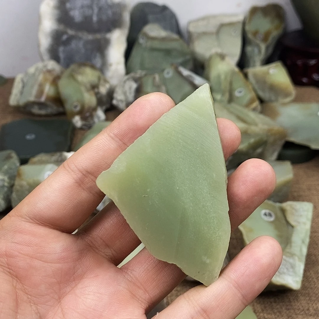 和田玉（糖玉）未镶嵌珠宝奇石