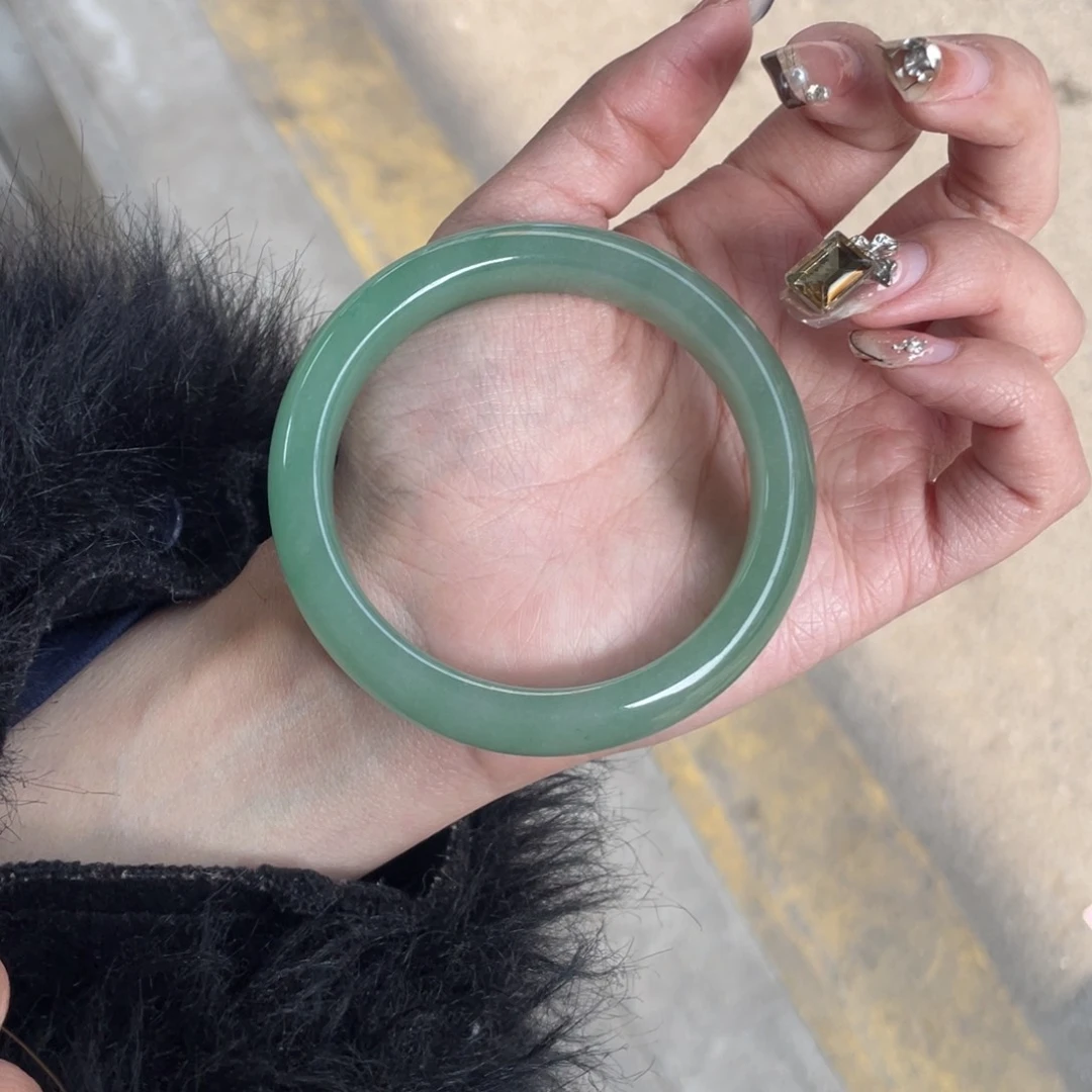 东陵石手镯未镶嵌