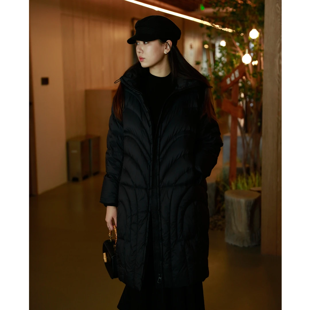 西町村屋羽绒服女冬季新款设计感90绒纯色休闲连帽长款HC8205002