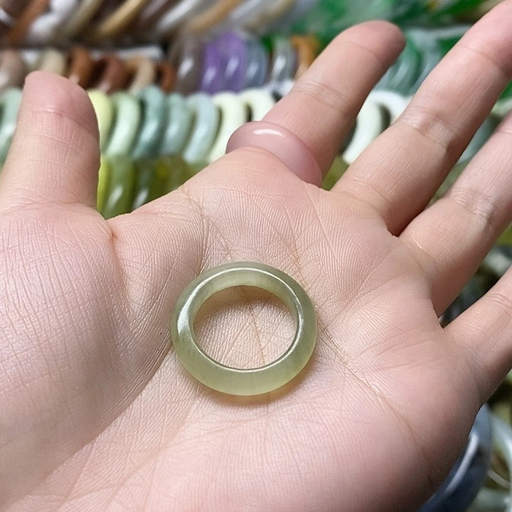 风****未镶嵌蛇纹石玉手镯