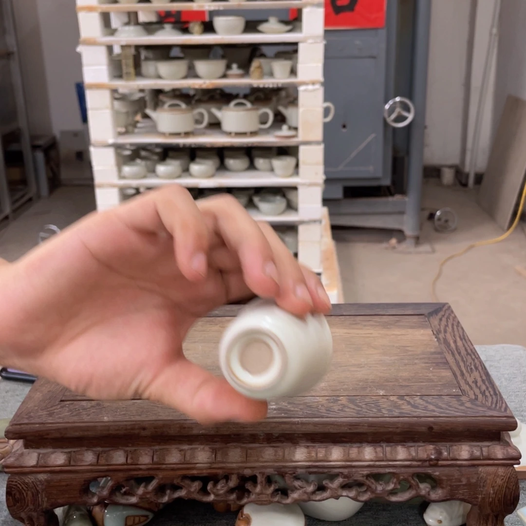 瓷片月白釉闻香杯