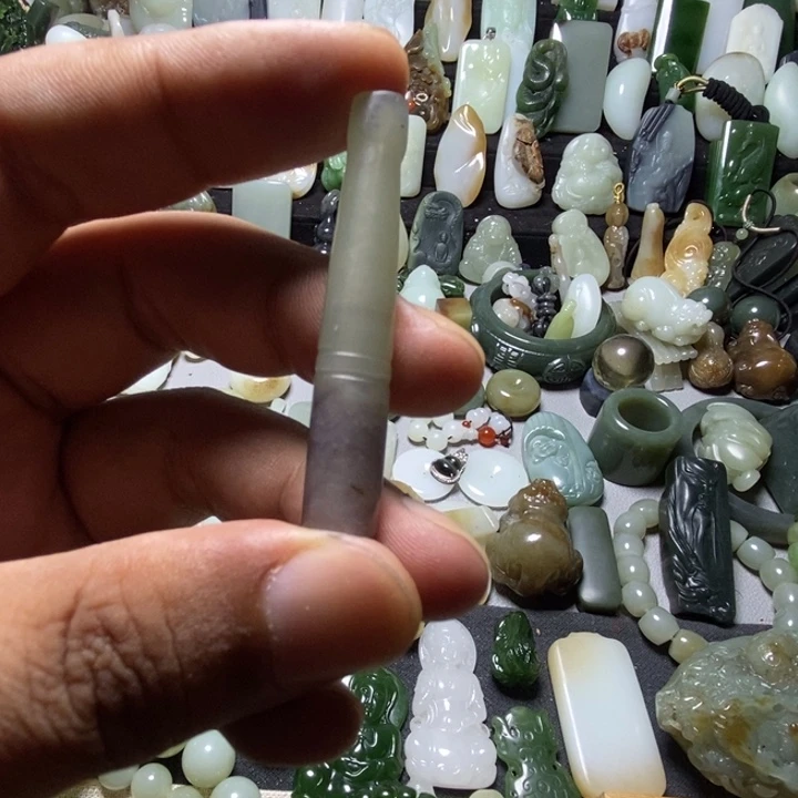 一***深颈饰未镶嵌和田玉（糖玉）