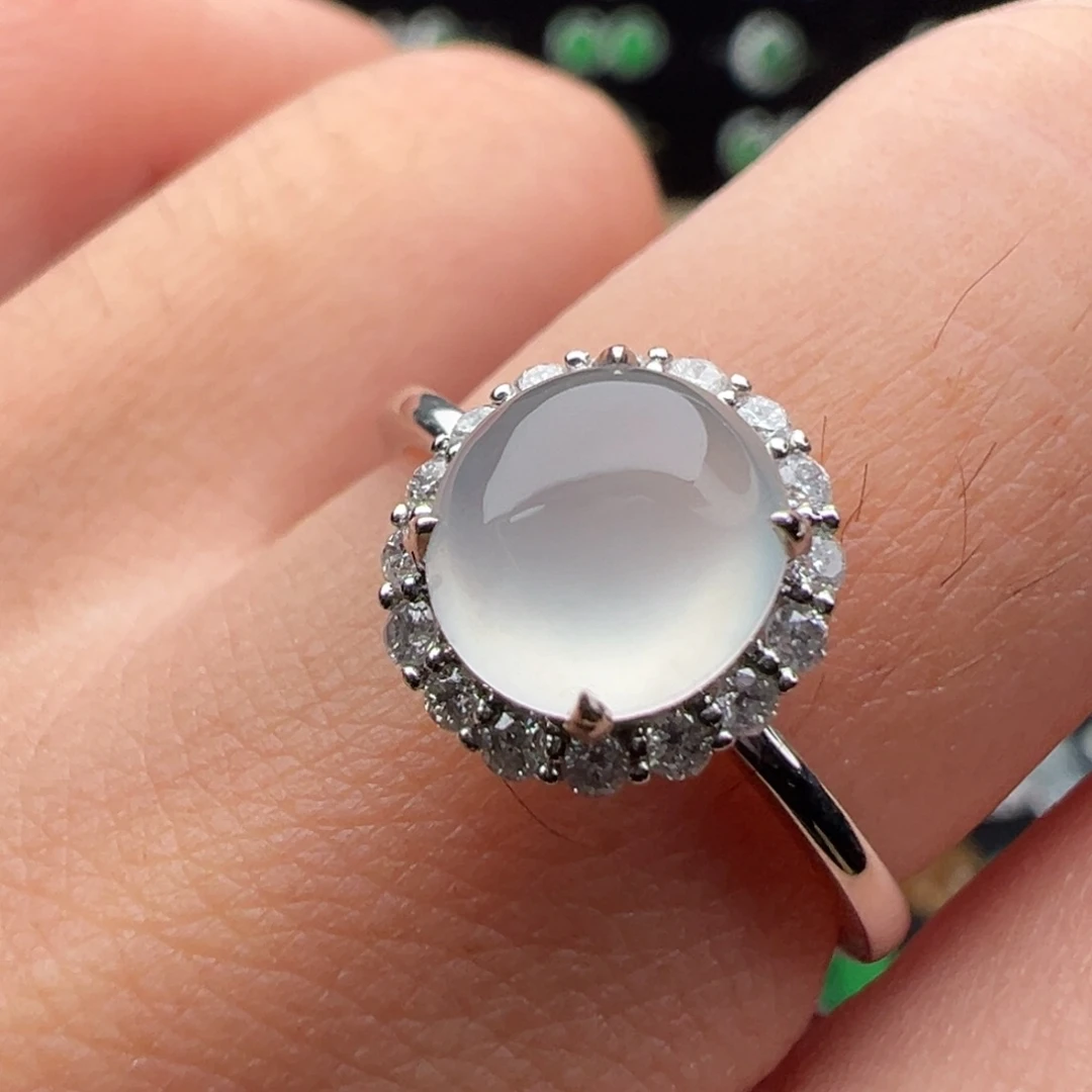 翡翠18K金镶嵌戒指蛋面7.6