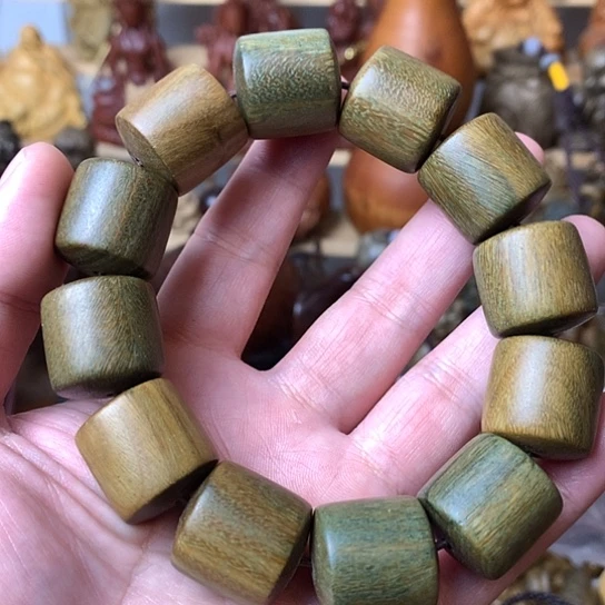 花梨木类随****子绿檀木2.0桶珠好