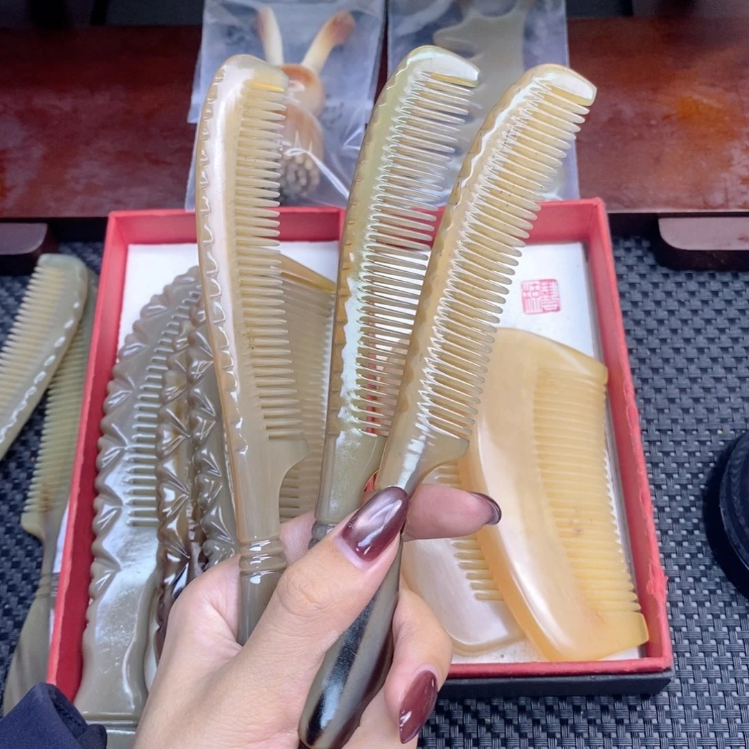 纯手工制作纯牛角梳子