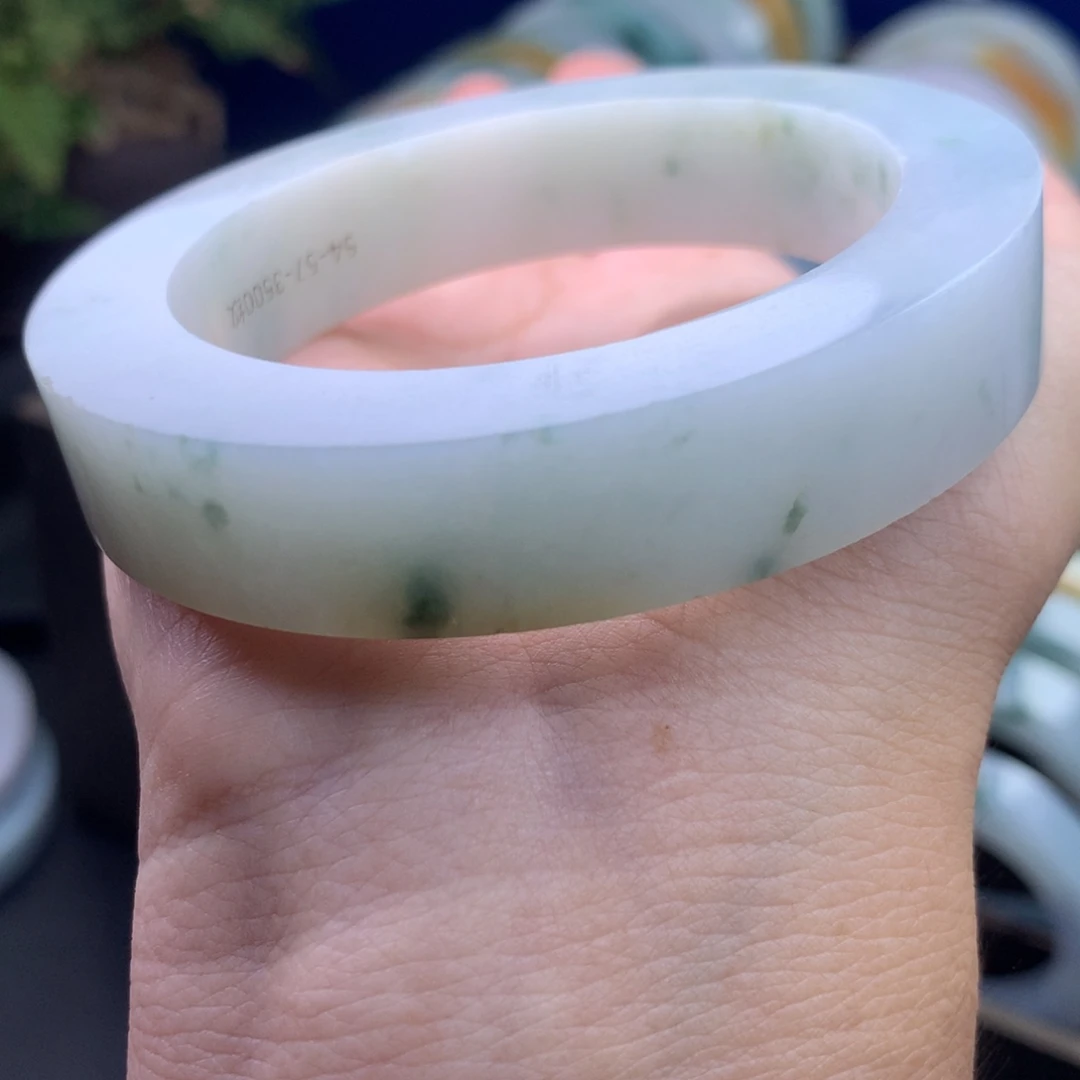 定制翡翠未镶嵌手镯不退不换