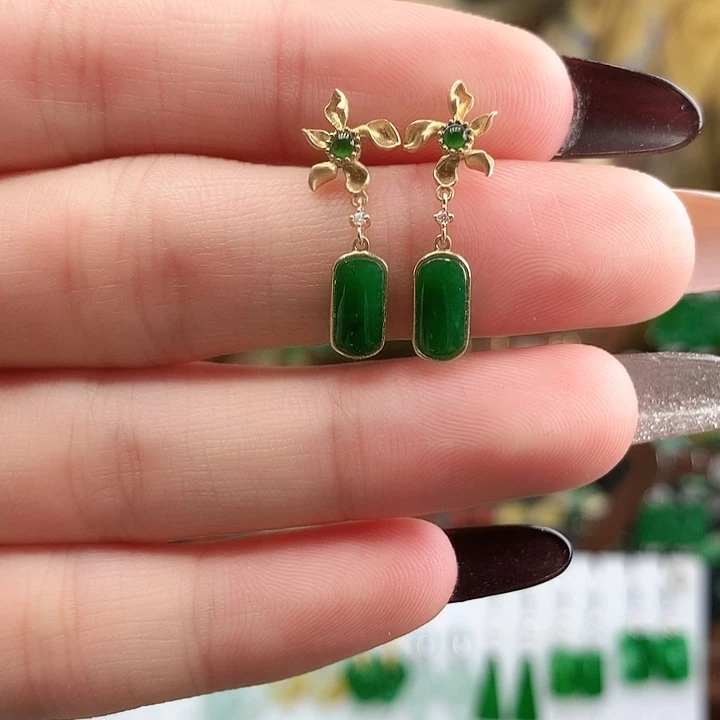翡翠18K金镶嵌耳饰耳饰