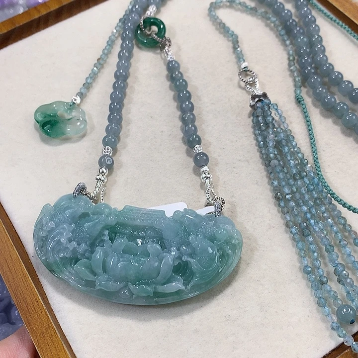 翡翠未镶嵌颈饰翡翠吊坠