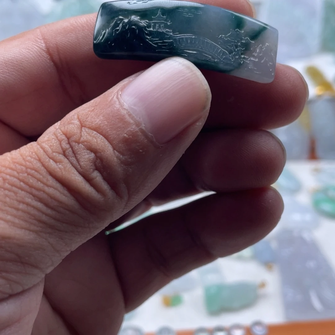 翡翠未镶嵌颈饰翡翠半山半水手牌