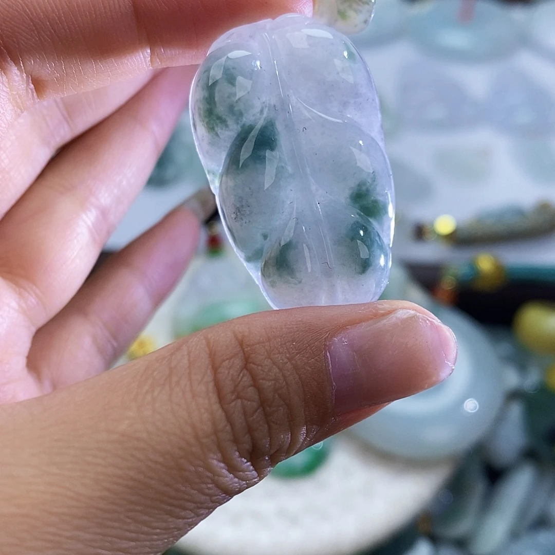 翡翠未镶嵌颈饰5209