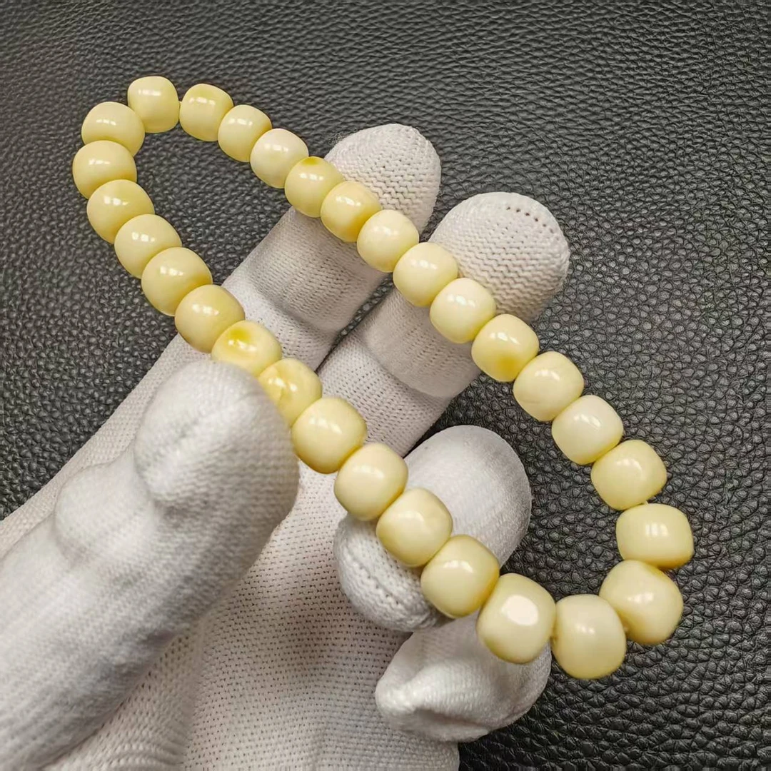 尺寸8mm左右保真蜜蜡单圈一条704号