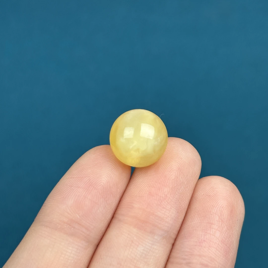 A8001天然原矿蜜蜡 鸡油黄圆珠【微微瑕】13mm支持复检假一罚十