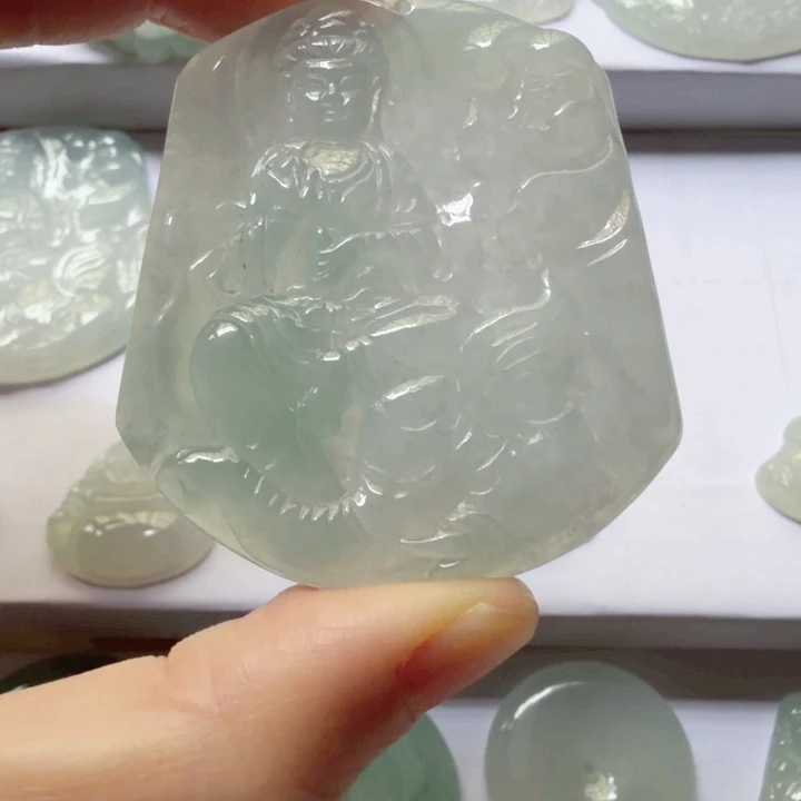 翡翠未镶嵌颈饰fc