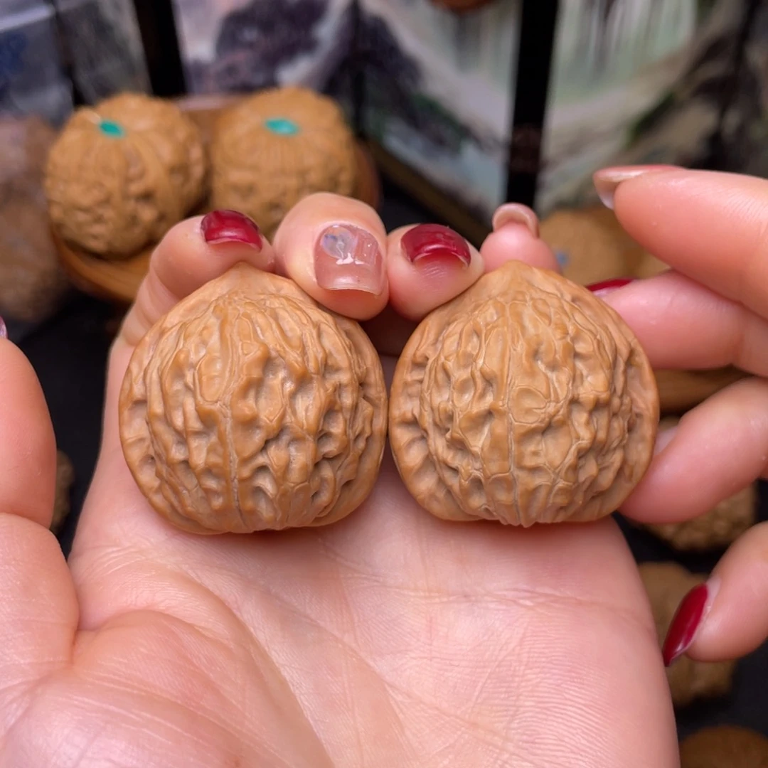 文玩核桃把件34全品金牛