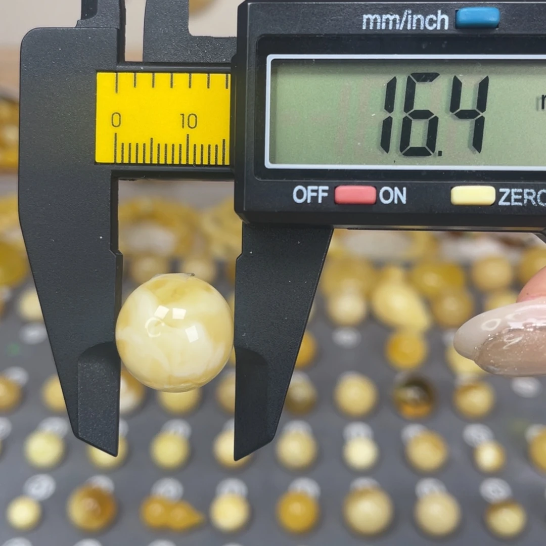 琥珀未镶嵌裸石72