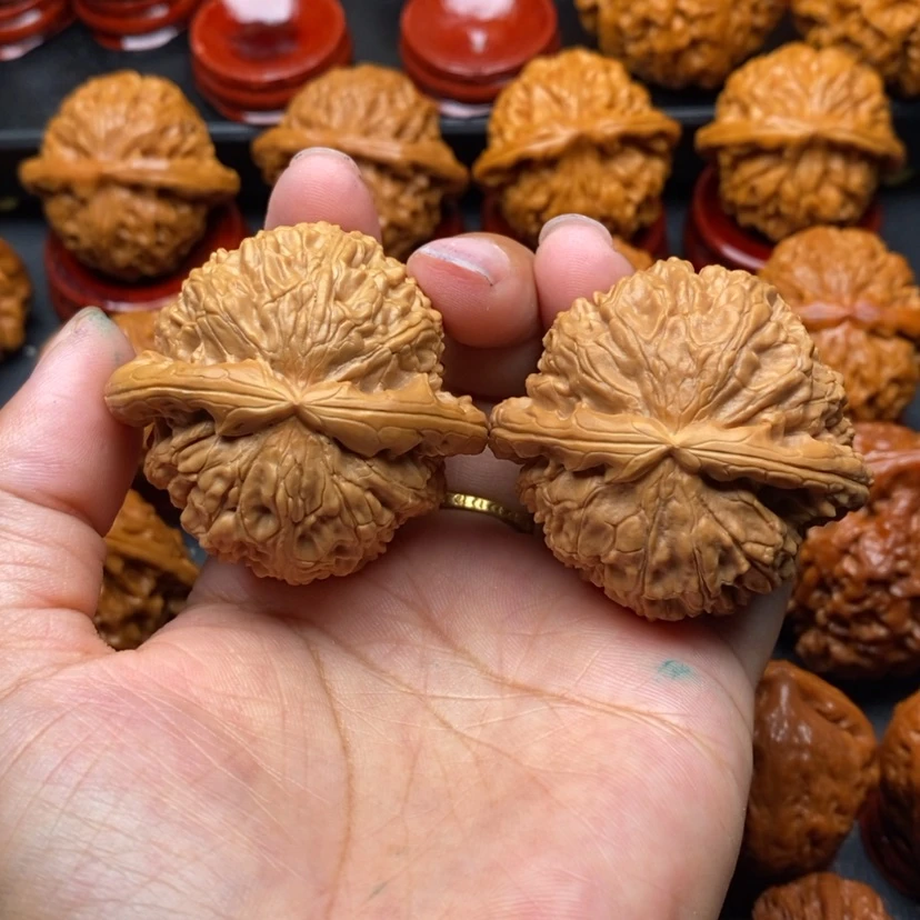 【闪购商品】文玩核桃把件46白狮子