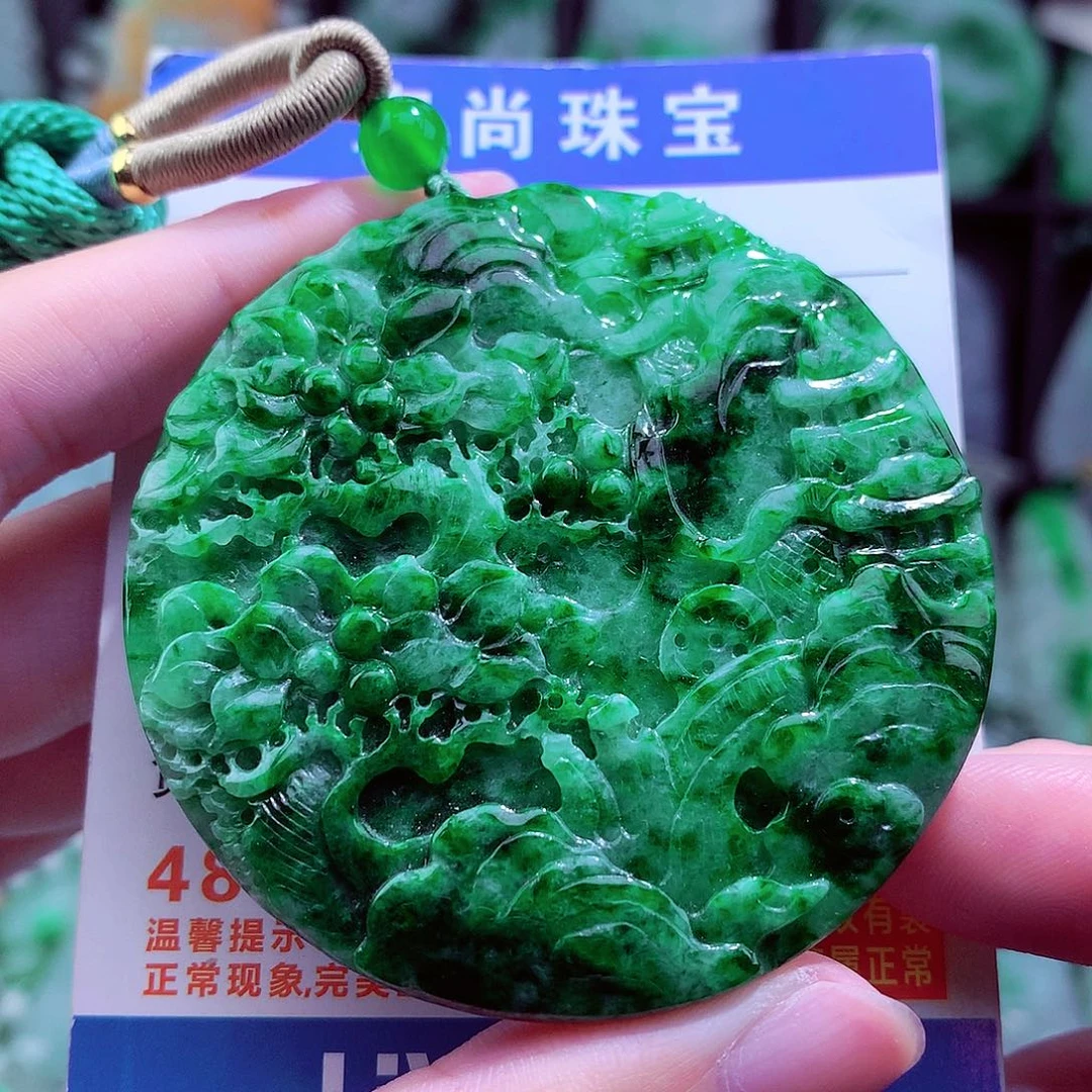 翡翠未镶嵌颈饰挂件