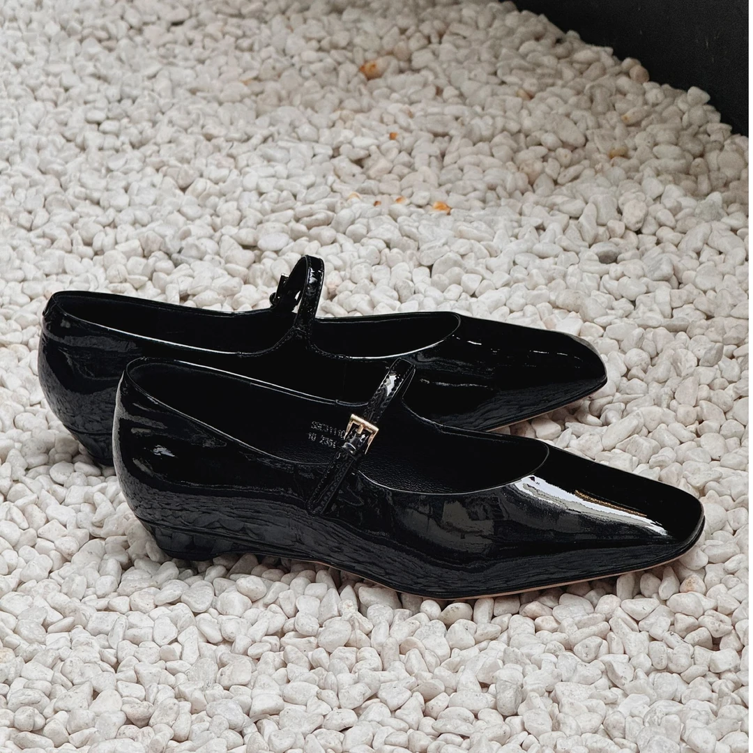 叁号粗跟纯色玛丽珍浅口休闲鞋时尚