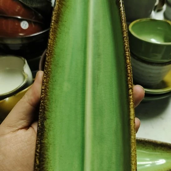 茶****瓷片五厂，七厂各种摆件，瓷片、均有瑕疵。！