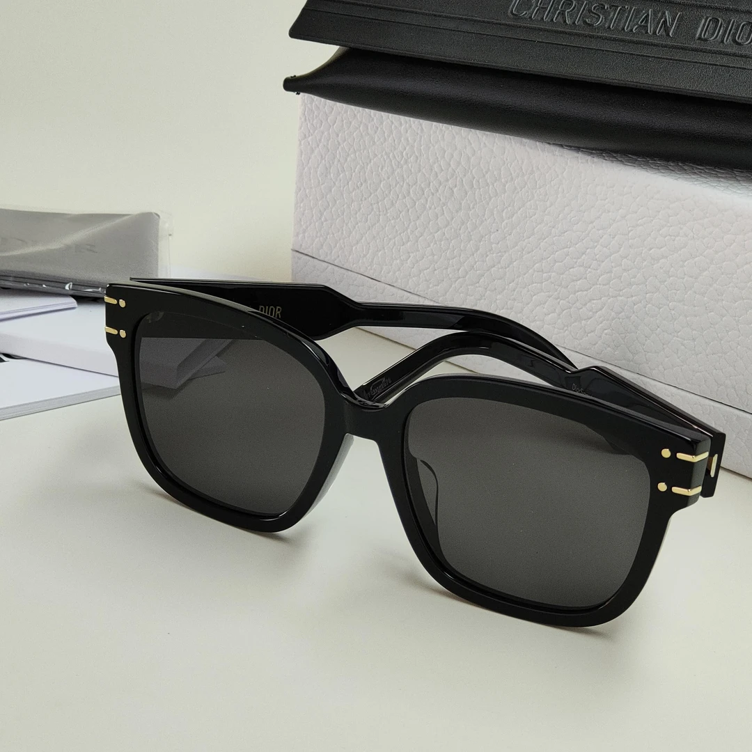 99新 DIOR/迪奥 黑金SIGNATURE S7F/58 镜腿字母方框墨镜 44531