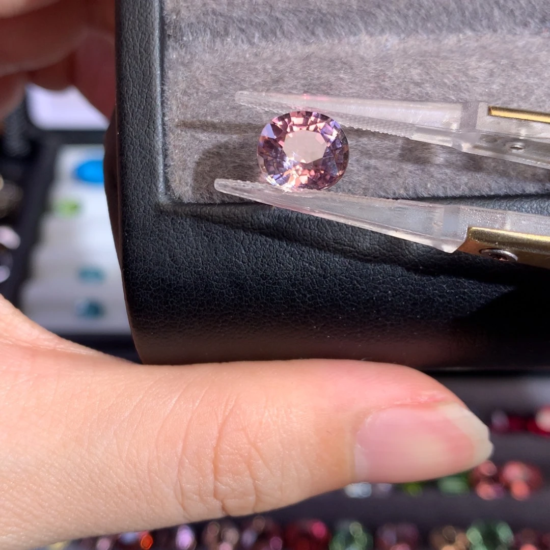 碧玺未镶嵌珠宝奇石2.845ct