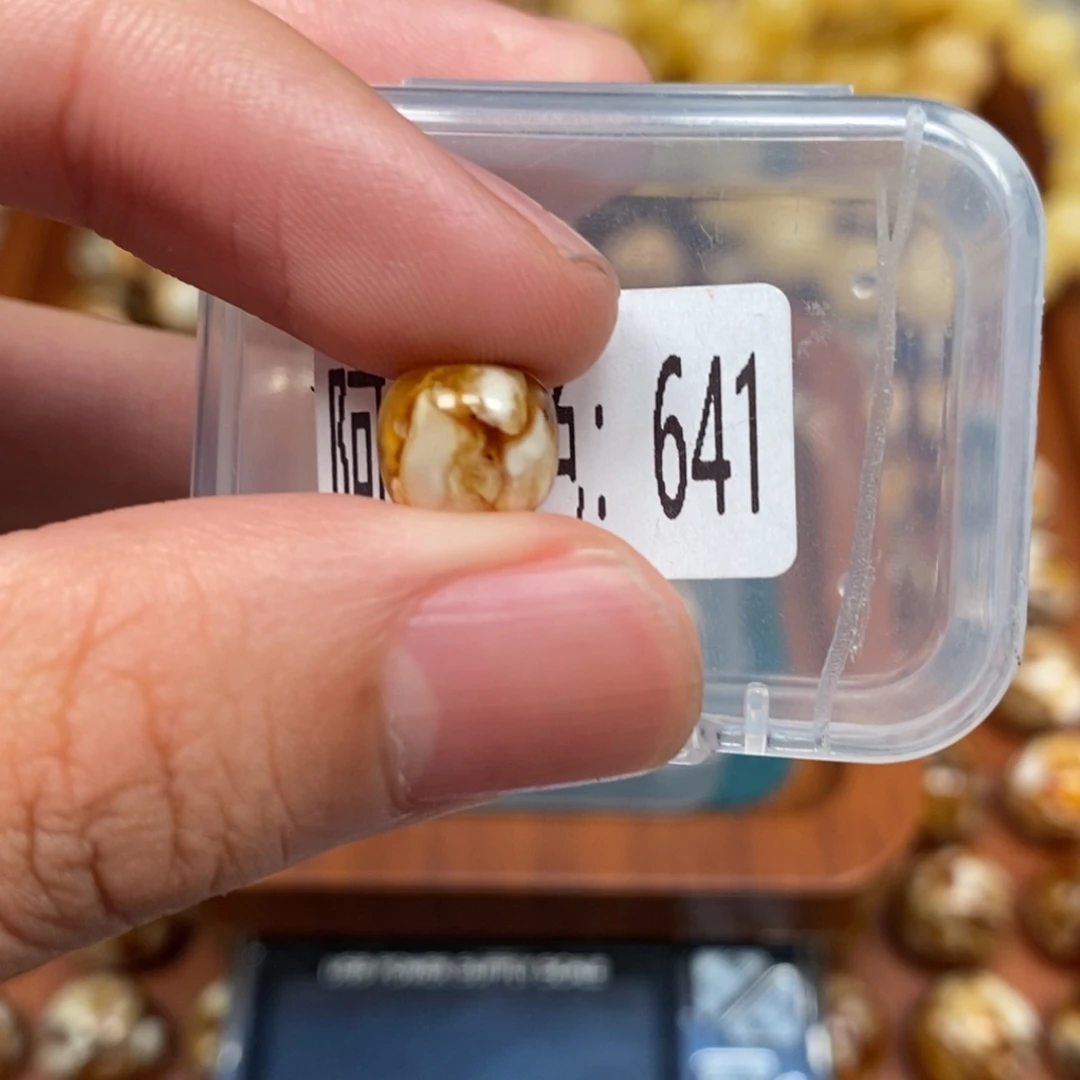把件猴头核桃沁色圆珠老型641