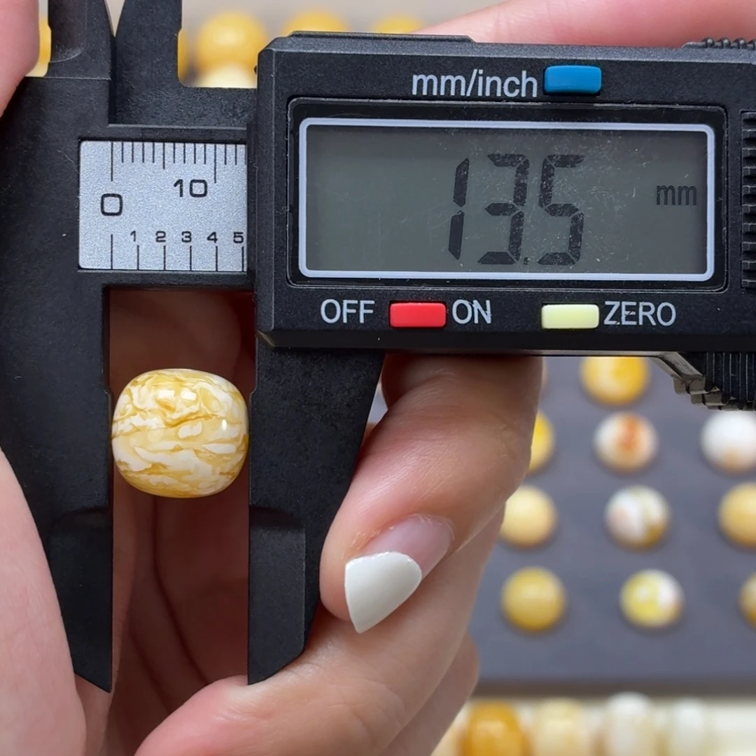 琥珀未镶嵌裸石俄料虎皮纹老型13.5mm