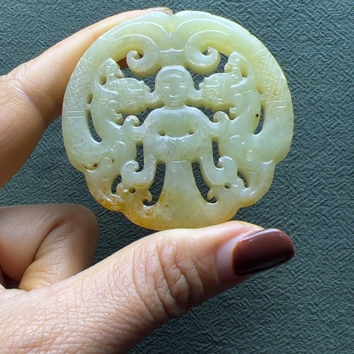 和田玉挂件未镶嵌过****年