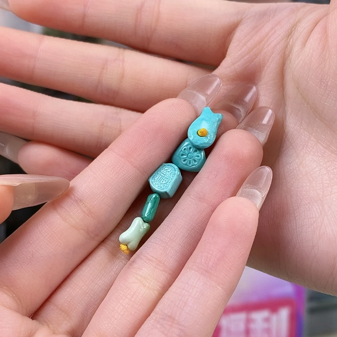 绿松石未镶嵌珠宝奇石