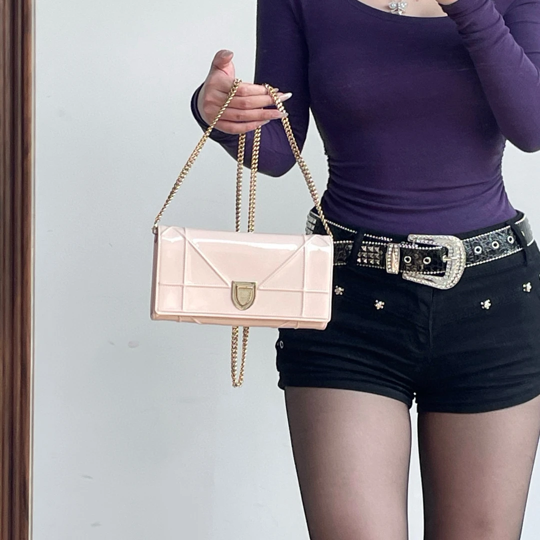 95新 DIOR/迪奥 dior奶油粉漆皮盾牌斜挎包