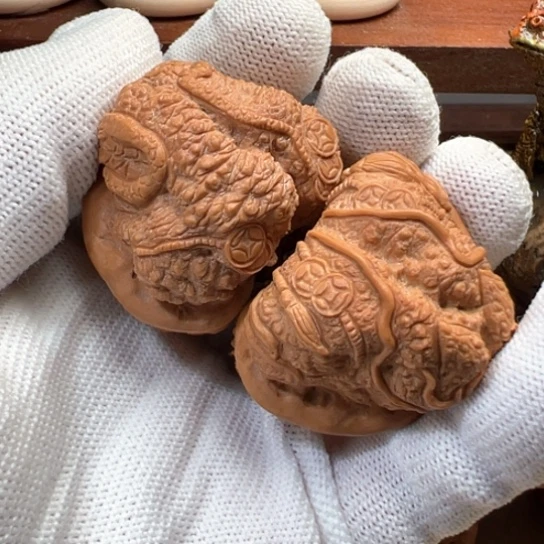 把件核桃42尺蛤蟆头核桃雕刻金蟾