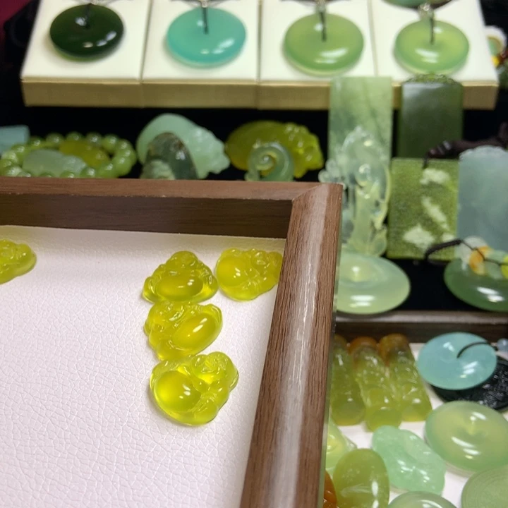 【闪购商品】蛇纹石玉未镶嵌颈饰7*～