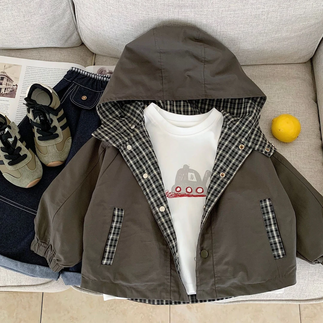 儿童外套春秋款2025新款宝宝休闲连帽上衣童装冲锋衣潮酷男童帅气