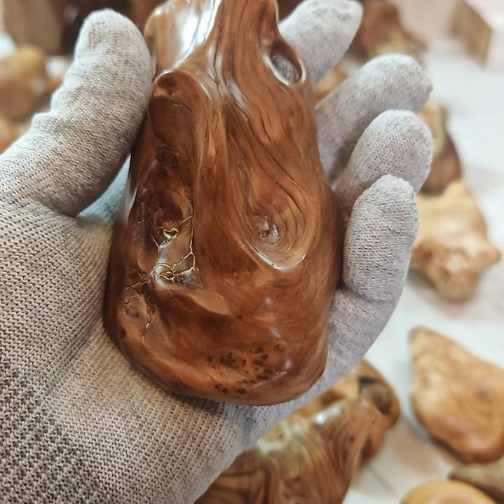 柏木太行崖柏陈化纹理把件